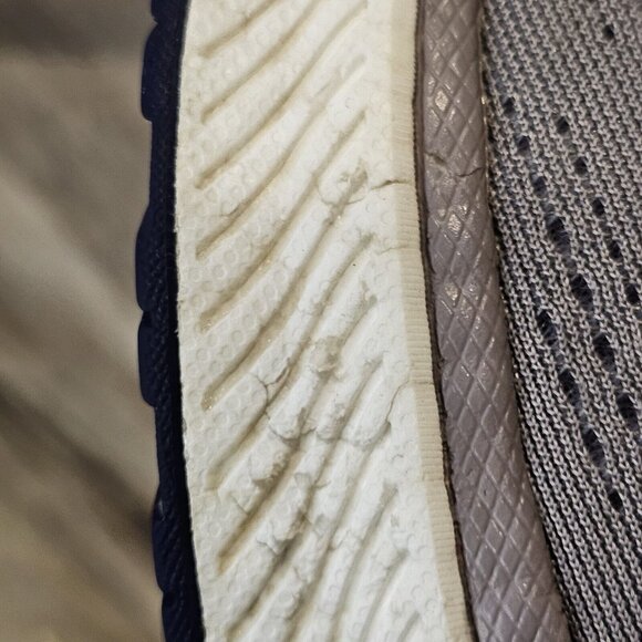 Saucony Hurricane 23 S10615-35 Purple Running Shoes Sneakers Women’s Size 8.5 - Picture 13 of 14